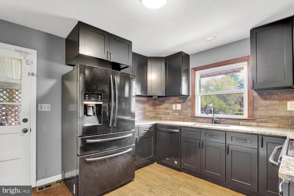 Photo of 2506 CRESTVIEW DRIVE