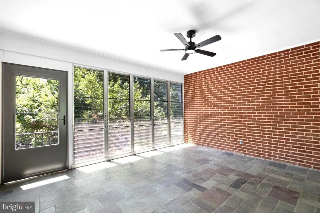 Photo of 18015 MUNCASTER ROAD