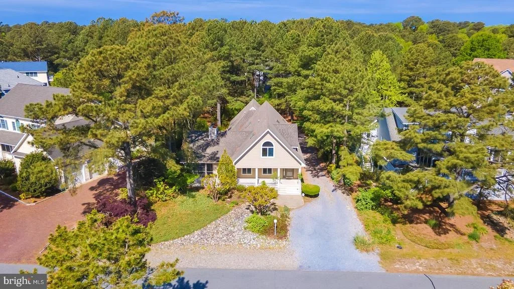 Photo of 208 POND VIEW DRIVE