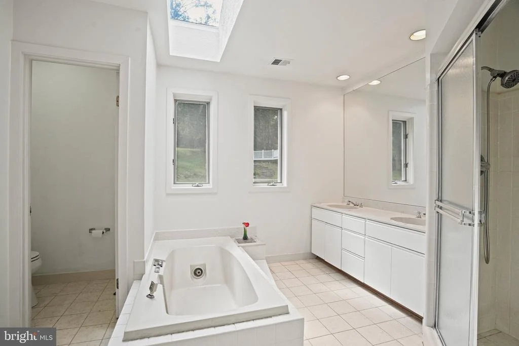 Photo of 10320 GLEN ROAD