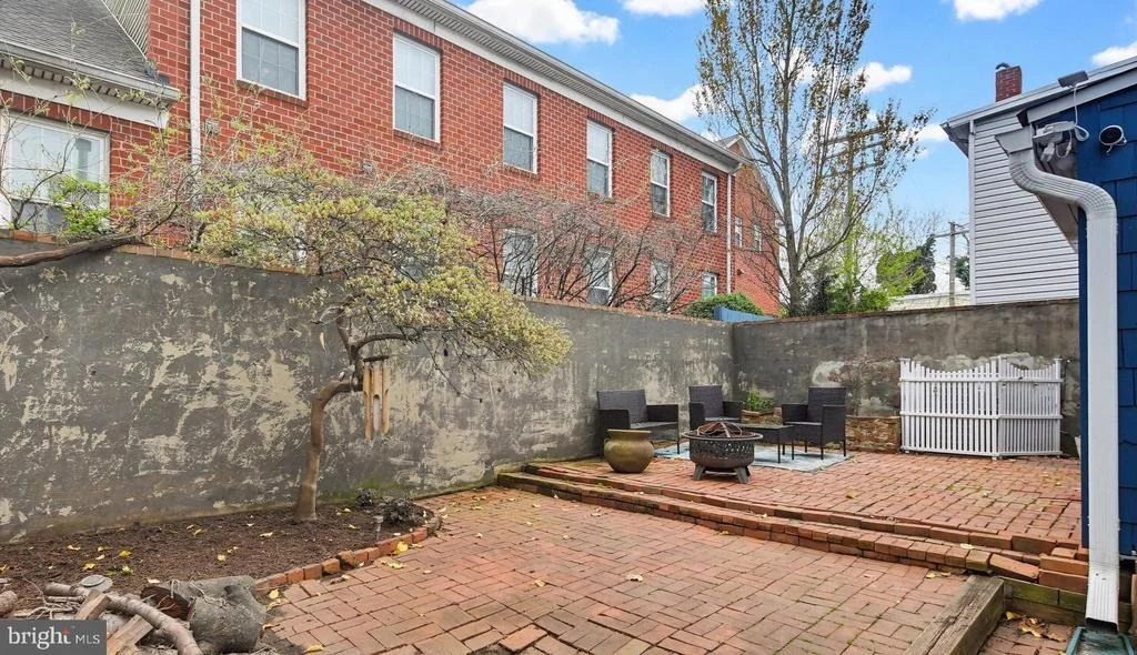 Photo of 185 CLAY STREET