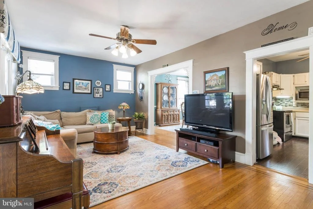 Photo of 618 ALDERSHOT ROAD