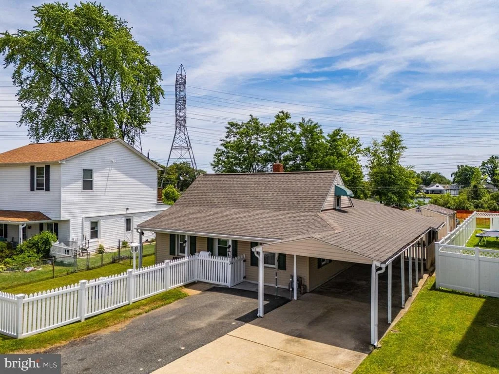 Photo of 7813 FAIRGREEN ROAD