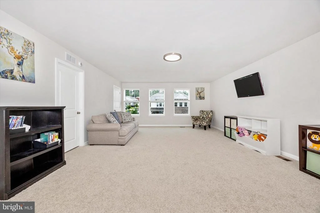 Photo of 5613 ZOE LANE