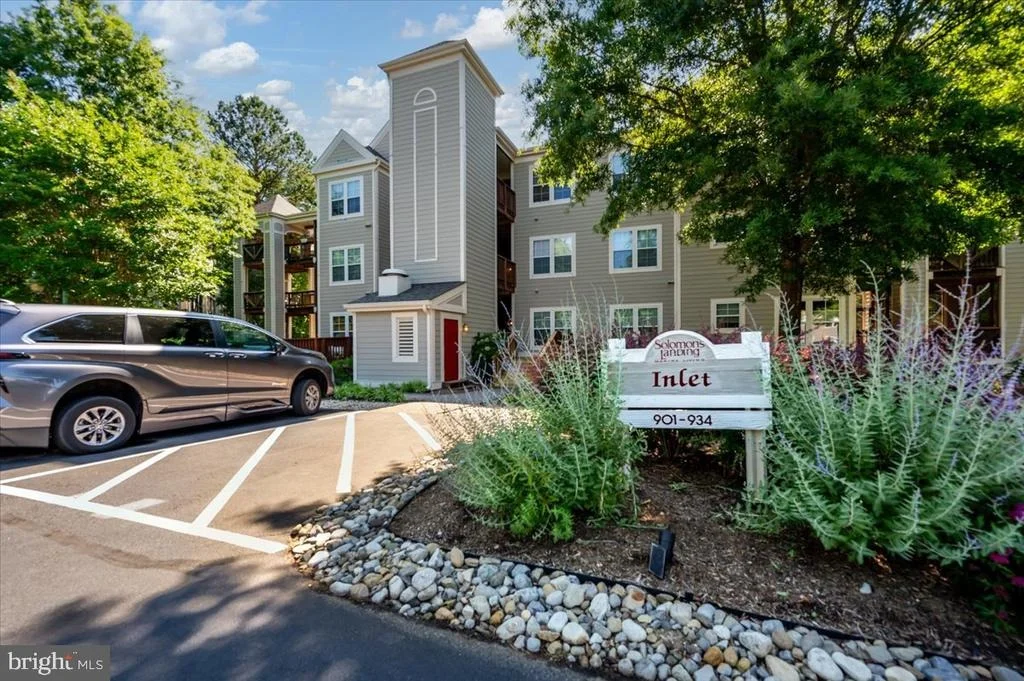 Photo of Unit 921 at 921 SPINNAKER WAY