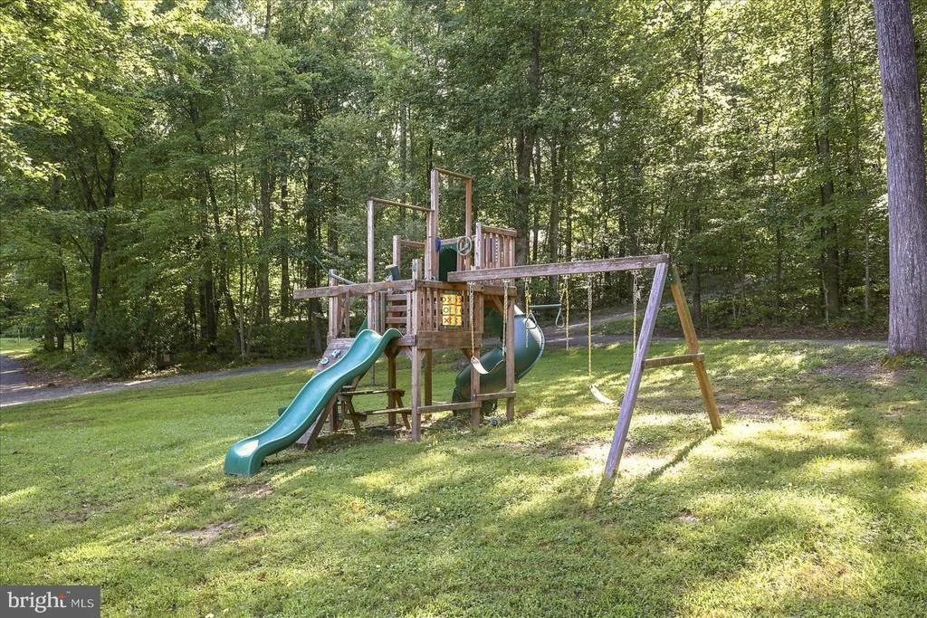 Photo of 9516 PRIMROSE LANE
