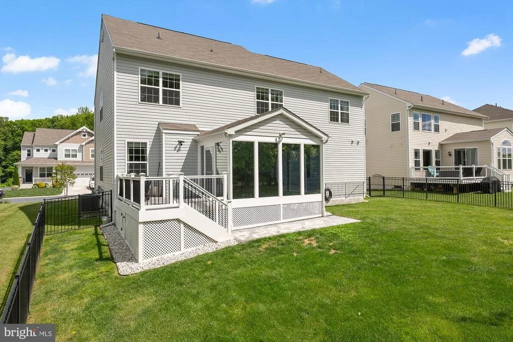 Photo of 821 BENTGRASS DRIVE