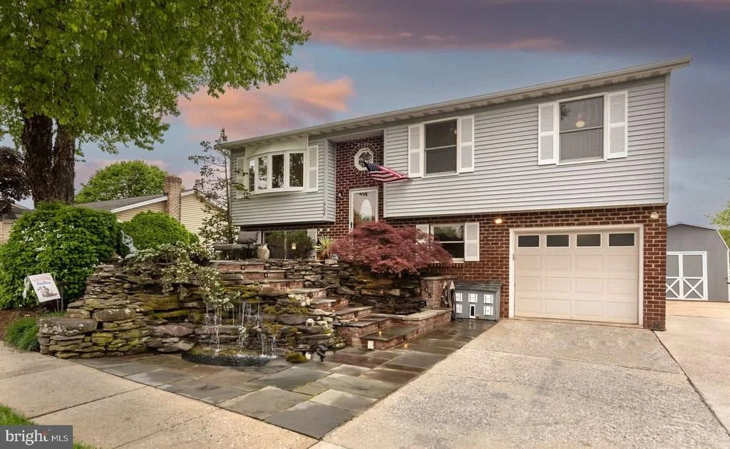 Photo of 908 HORIZON ROAD