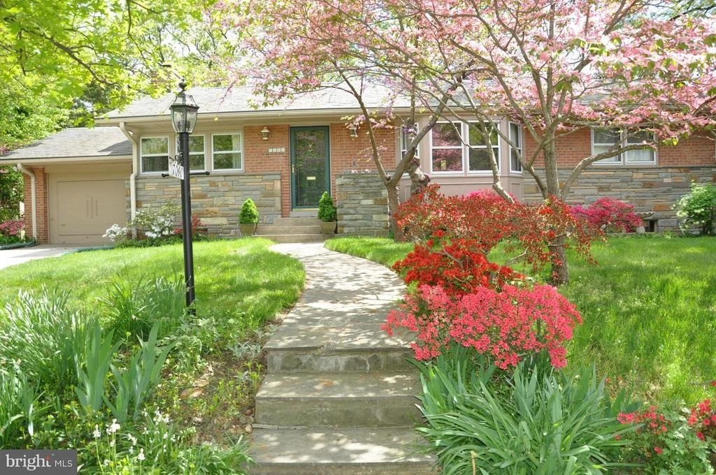 Photo of 7040 QUANDER ROAD