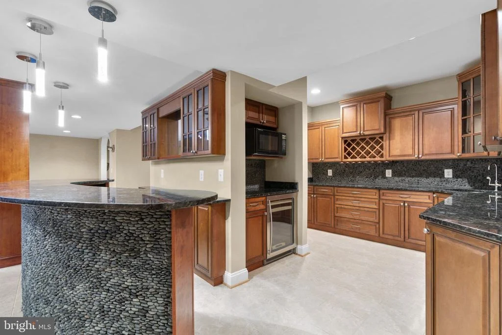 Photo of 370 EAGLE HILL ROAD