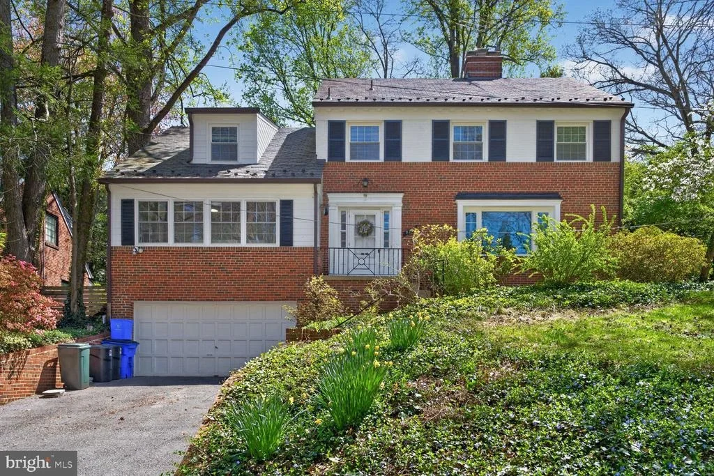 Photo of 7215 ROLLINGWOOD DRIVE