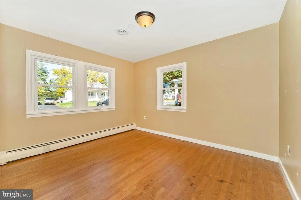 Photo of 406 LEE PLACE