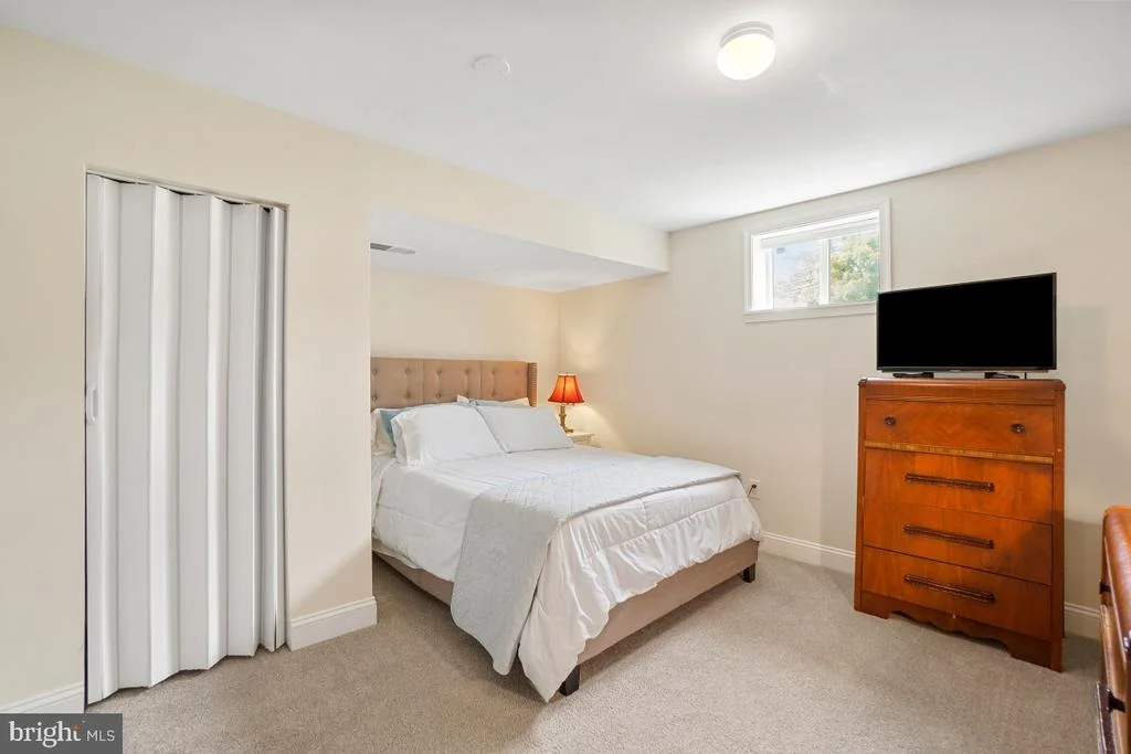 Photo of 401 ROYALTON ROAD