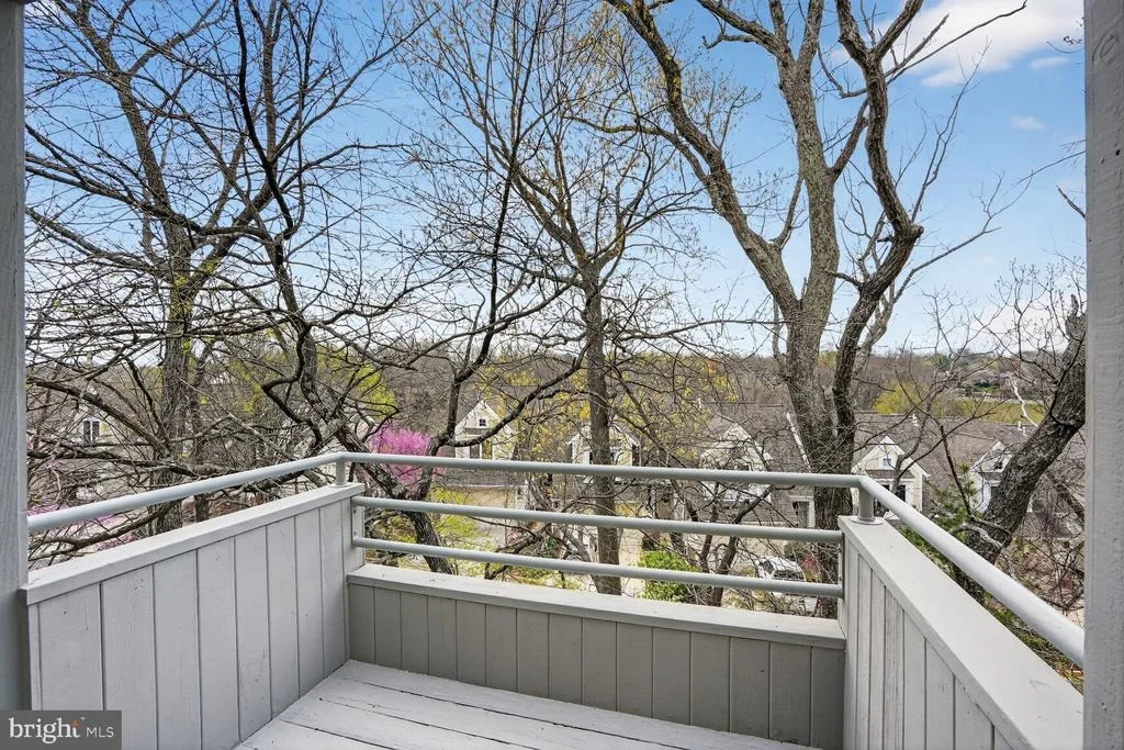 Photo of 2028 BEACON PLACE