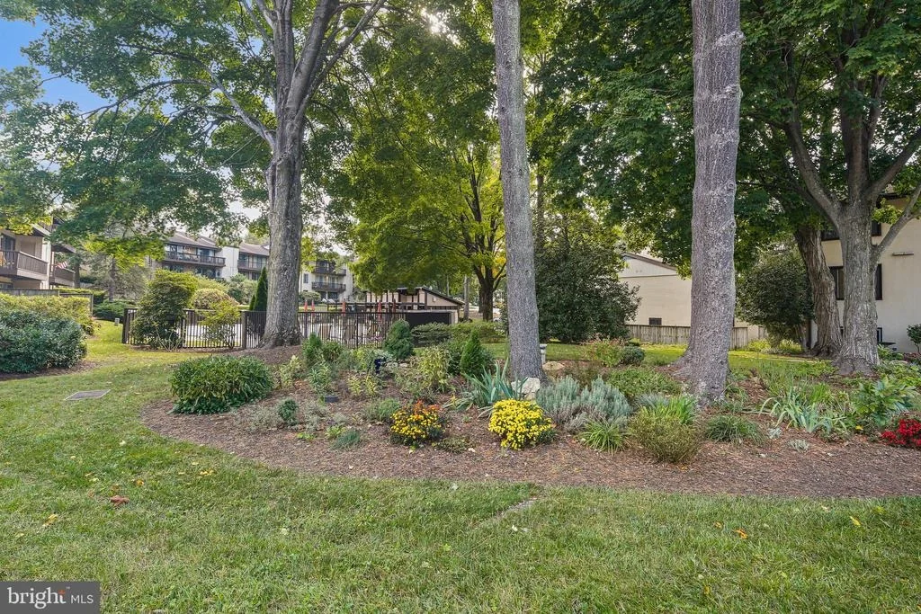 Photo of Unit 5 at 10071 WINDSTREAM DRIVE
