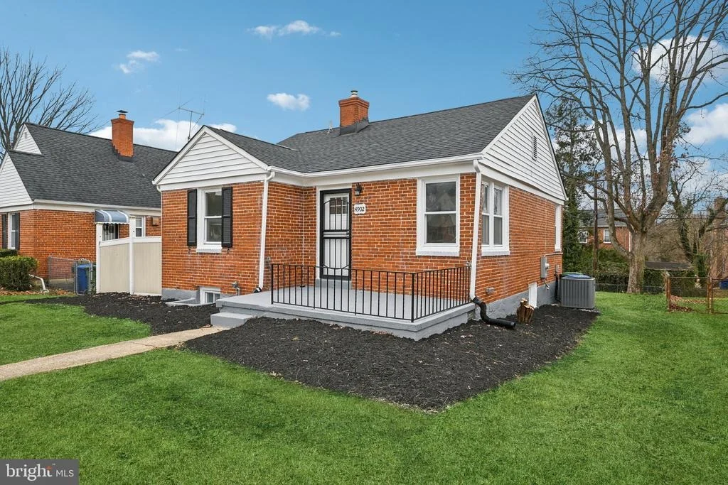 Photo of 4902 GILRAY DRIVE
