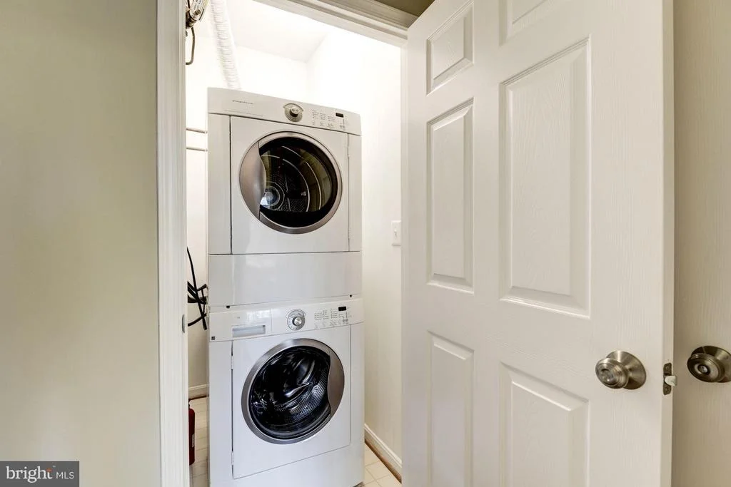 Photo of Unit M at 1307 WINDLEAF DRIVE