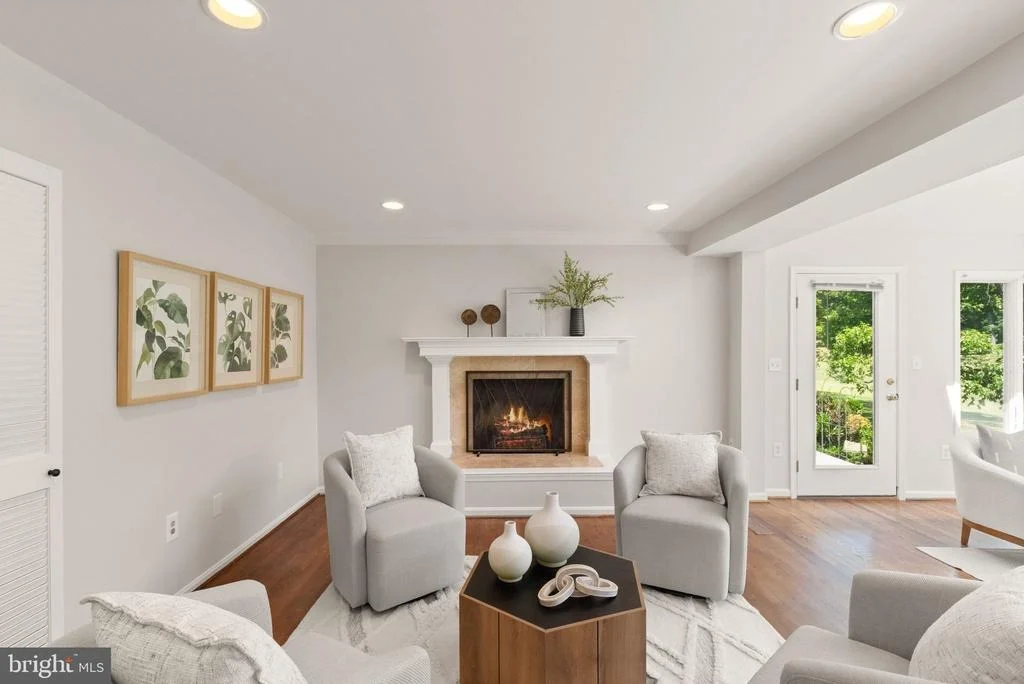 Photo of 2037 DURAND DRIVE