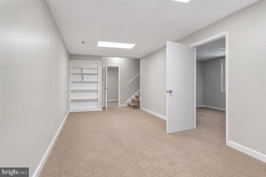 Photo of 1618 EAGLE SCHOOL ROAD