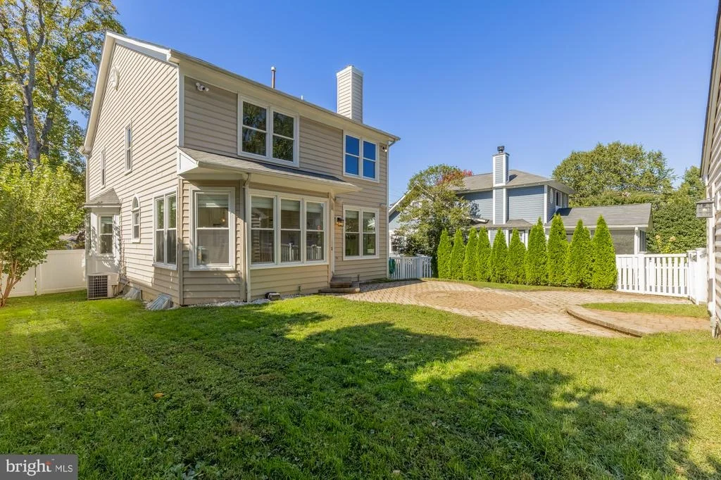 Photo of 1505 SPRING VALE AVENUE
