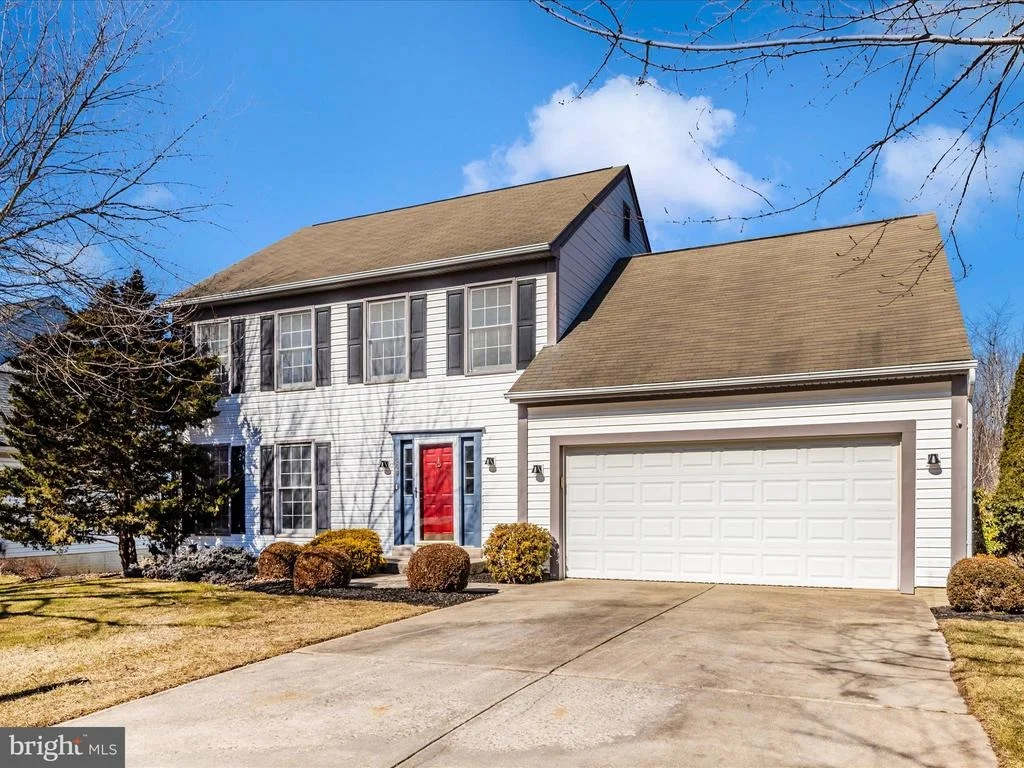 Photo of 446 BENNETT CERF DRIVE