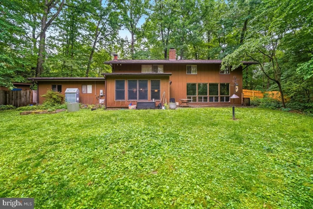 Photo of 8545 PINEWAY COURT