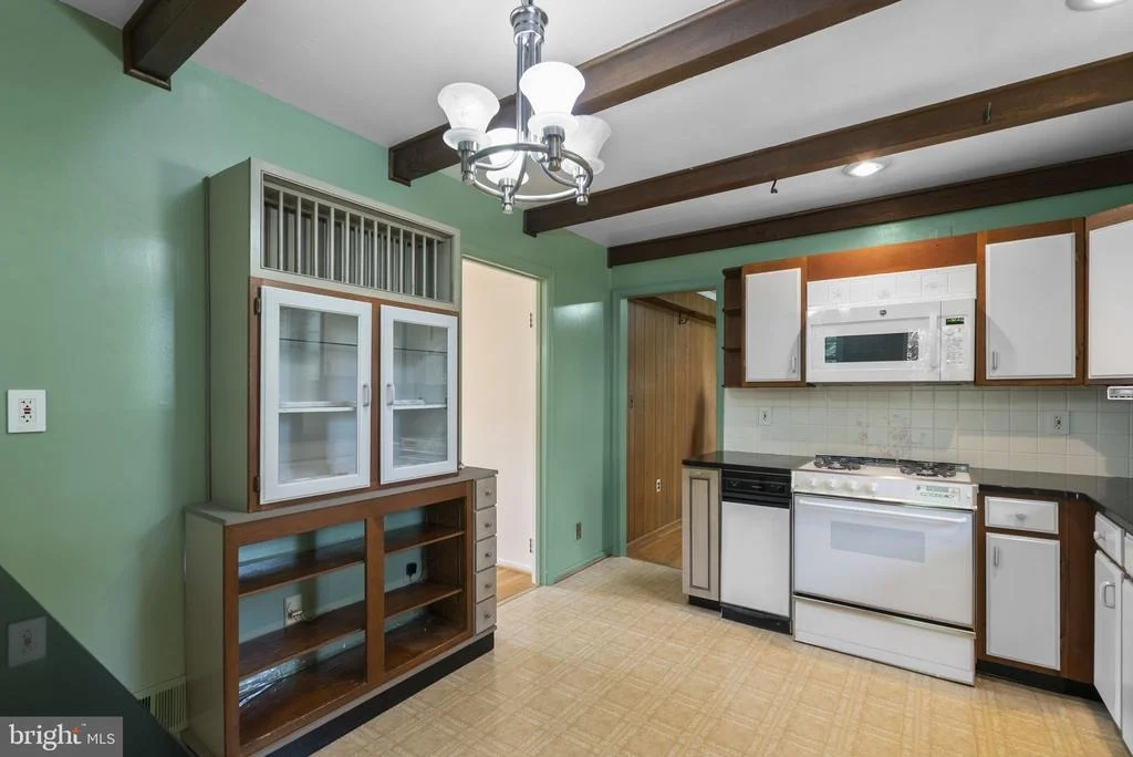 Photo of 17604 PRINCE EDWARD DRIVE