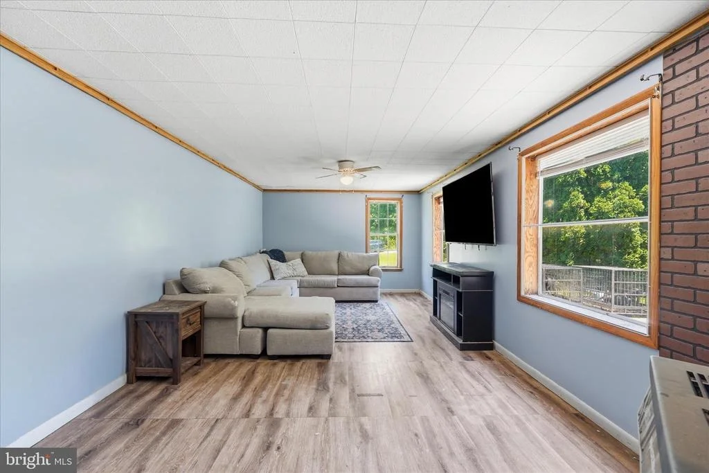Photo of 14316 TOWER ROAD