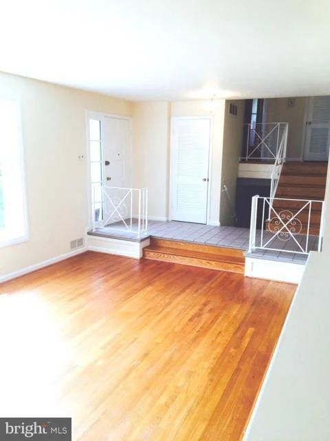 Photo of 415 NEALE AVENUE