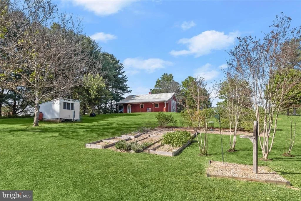 Photo of 2616 QUEBEC SCHOOL ROAD