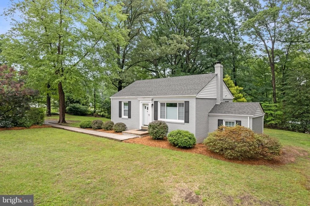 Photo of 12131 WAPLES MILL ROAD