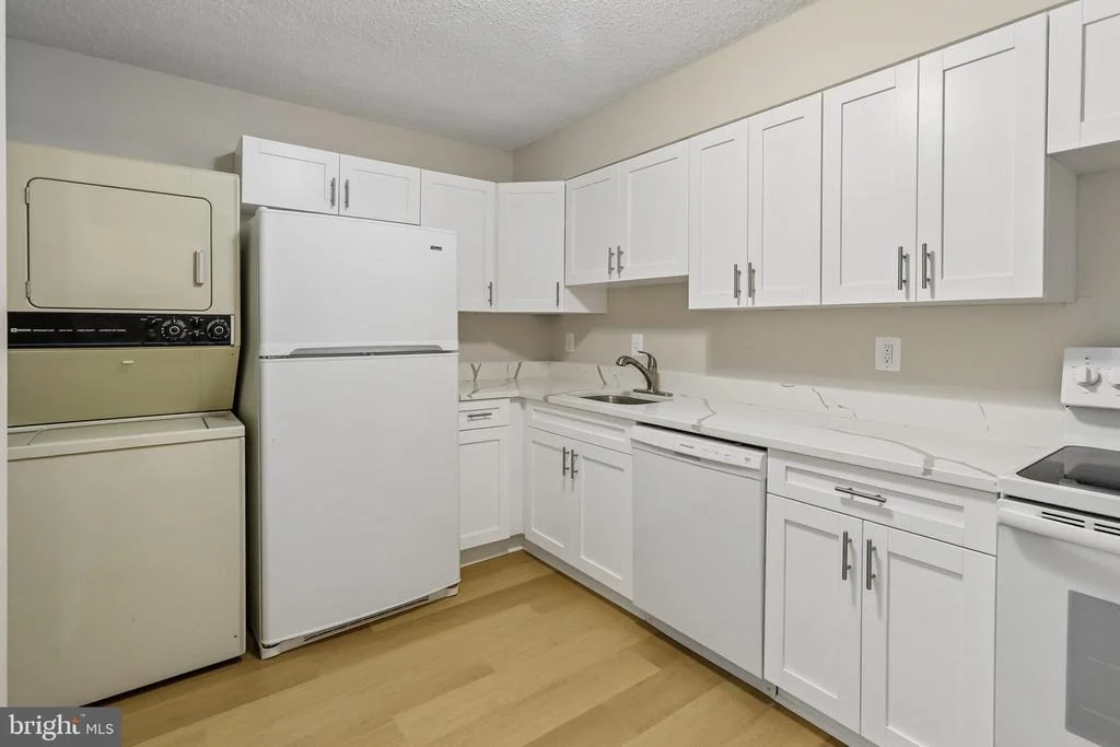 Photo of Unit 2620 at 15107 INTERLACHEN DRIVE