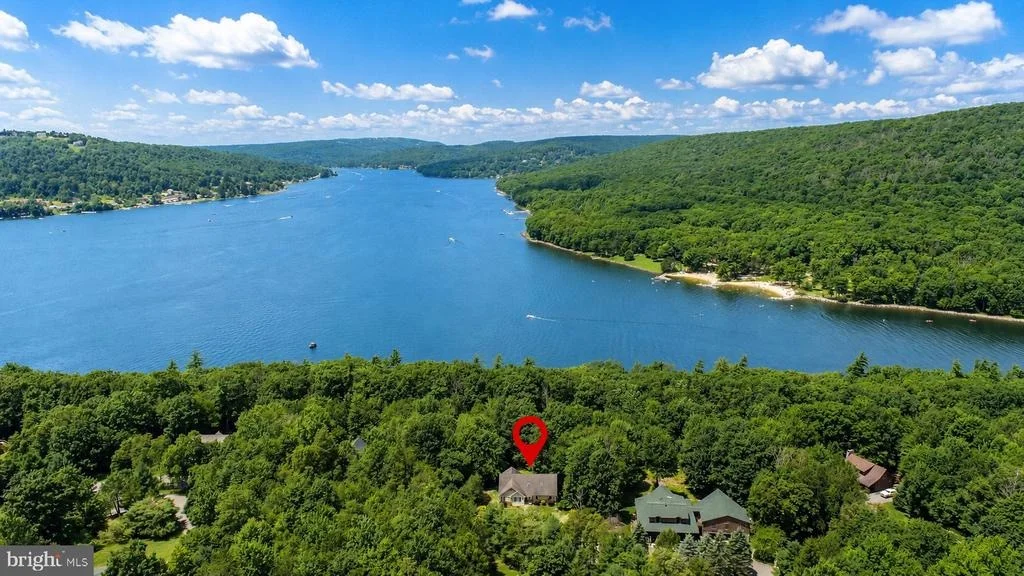 Photo of 365 PINNACLE DRIVE