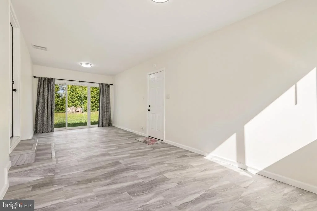 Photo of 816 MEADOW ROAD