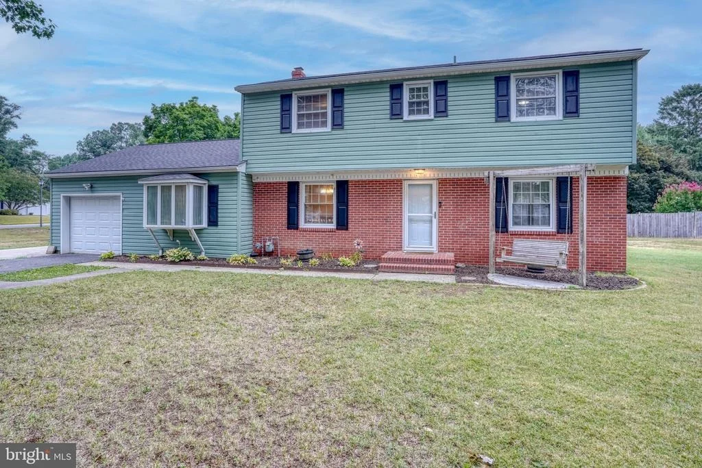 Photo of 103 S FAIRFIELD DRIVE
