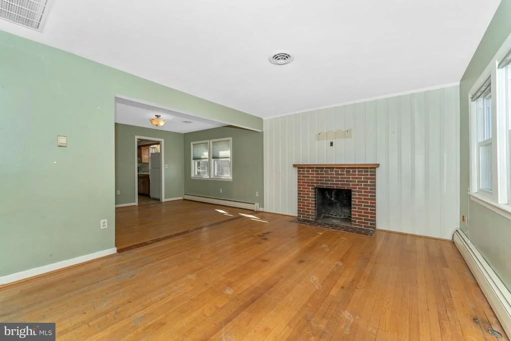 Photo of 406 LEE PLACE