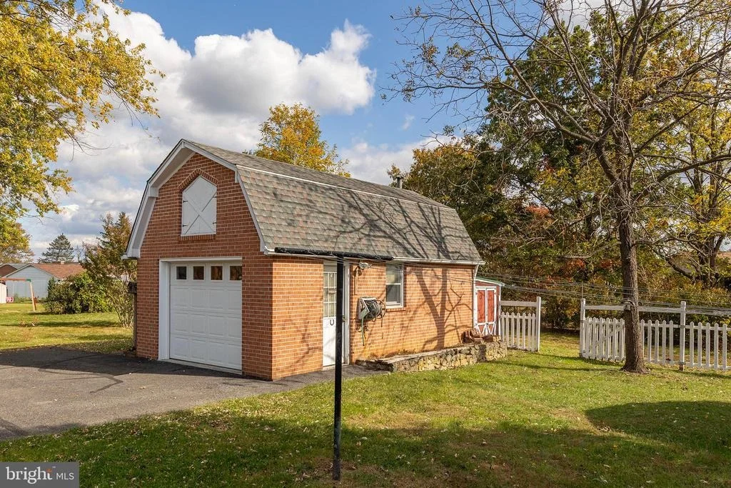 Photo of 204 RIDGE ROAD