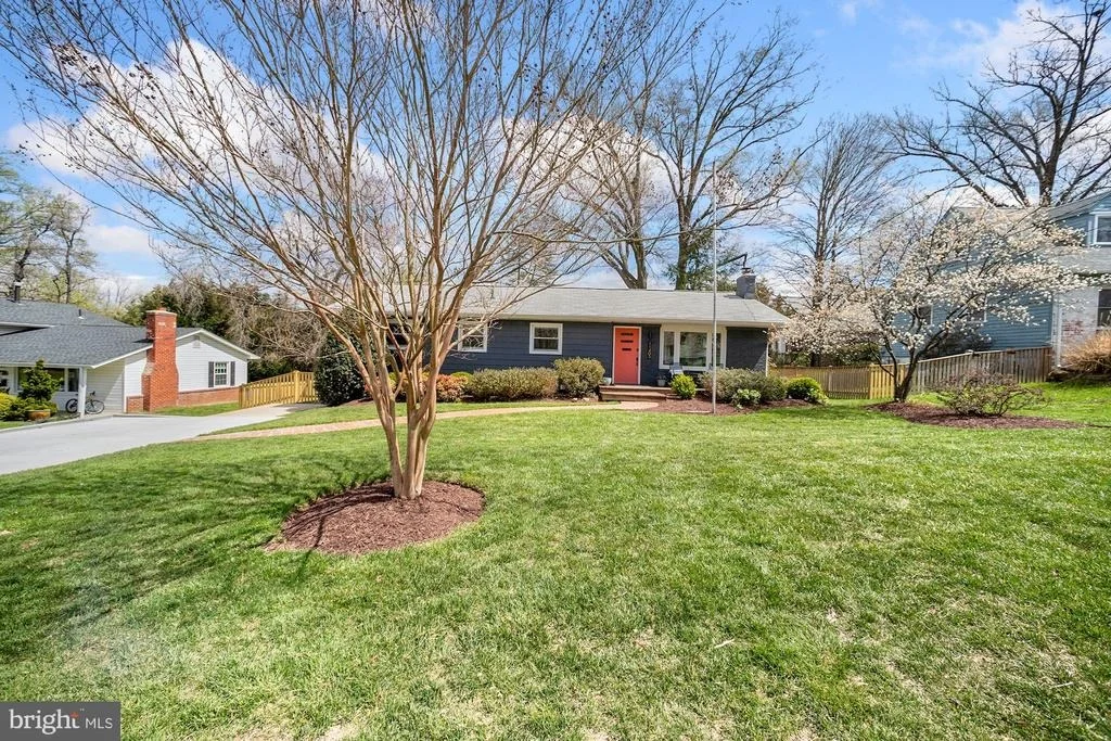 Photo of 11403 NAIRN ROAD