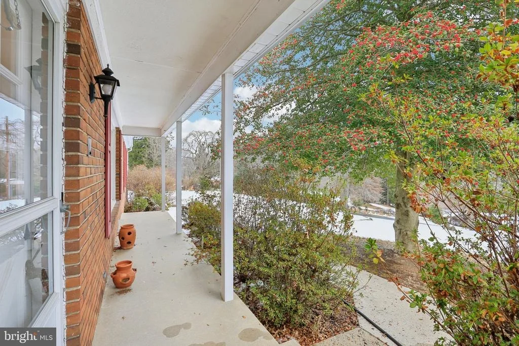 Photo of 24140 DOREEN DRIVE