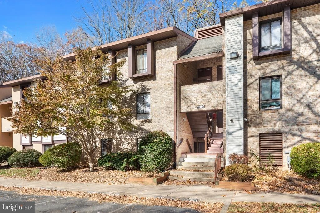 Photo of Unit 901B at 11650 STONEVIEW SQUARE