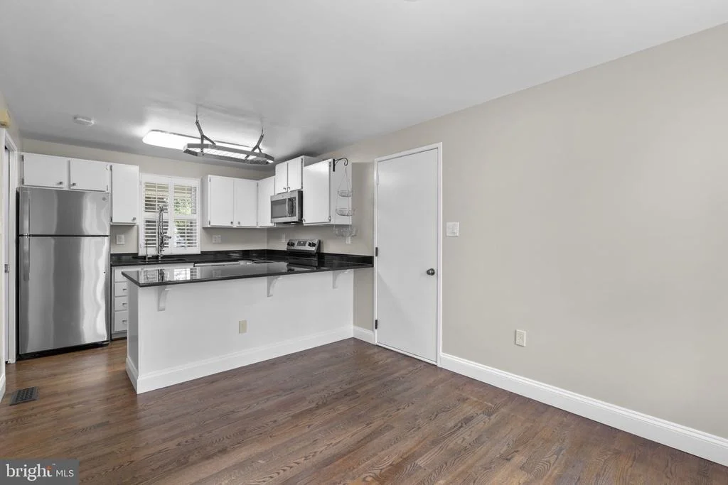 Photo of 9406 HALE PLACE
