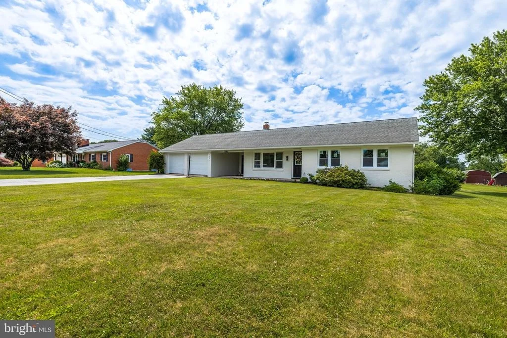 Photo of 1733 BOLLINGER ROAD