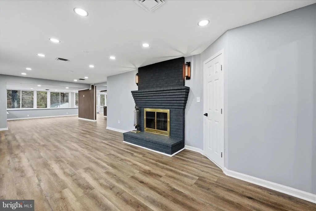 Photo of 2639 LOGMILL ROAD