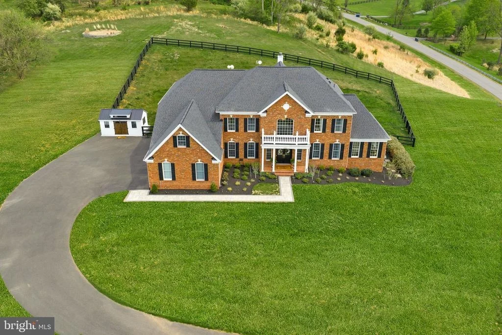 Photo of 15064 BARLOW DRIVE