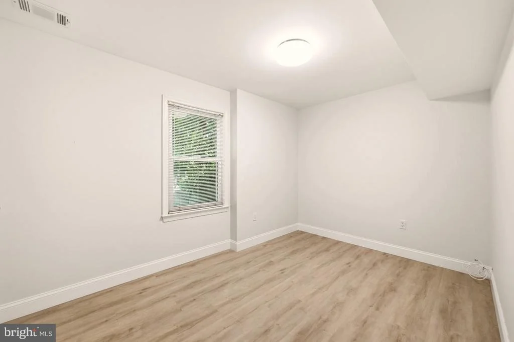 Photo of 11117 MIDVALE ROAD
