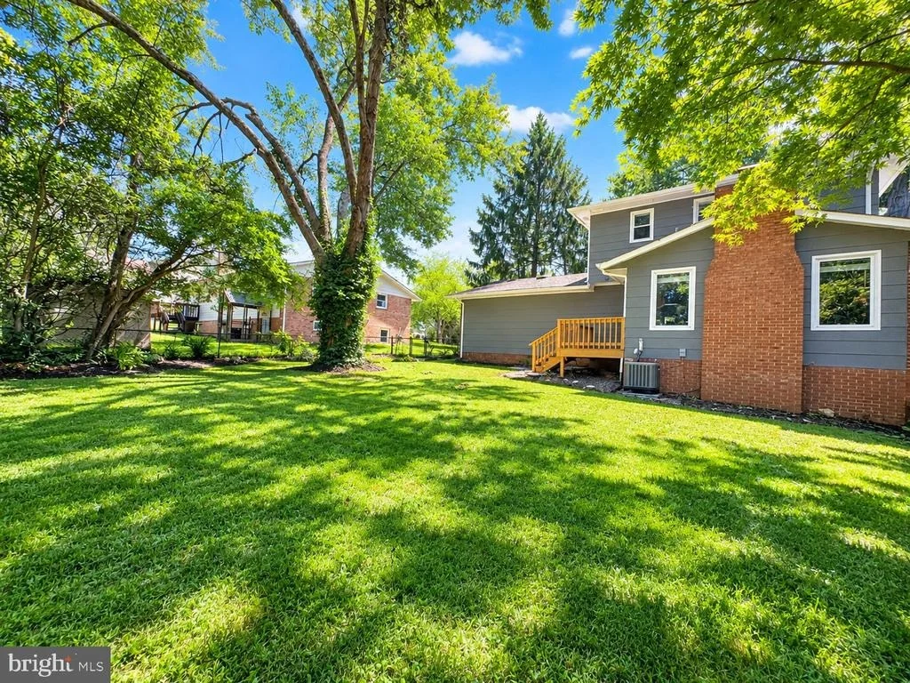 Photo of 11004 TYRONE DRIVE