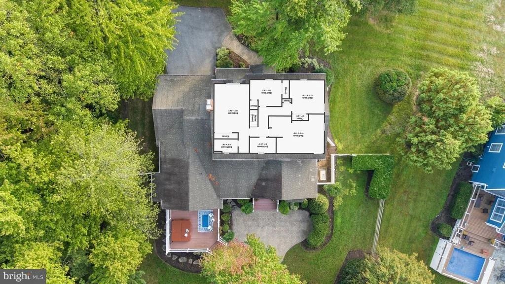 Photo of 668 WHITE SWAN DRIVE