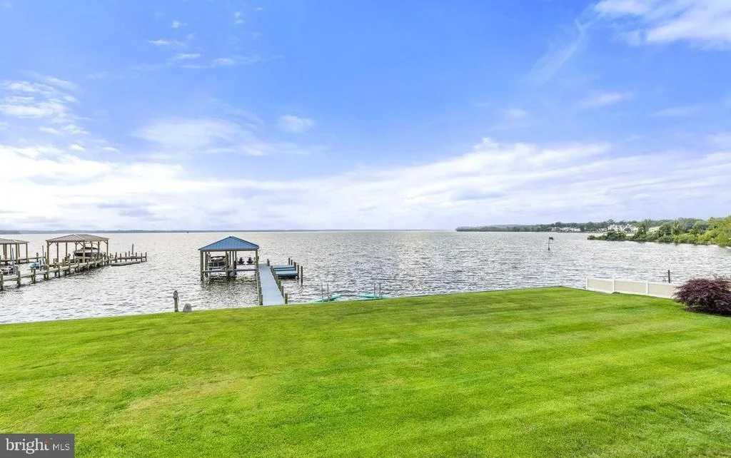 Photo of 909 BAY CIRCLE