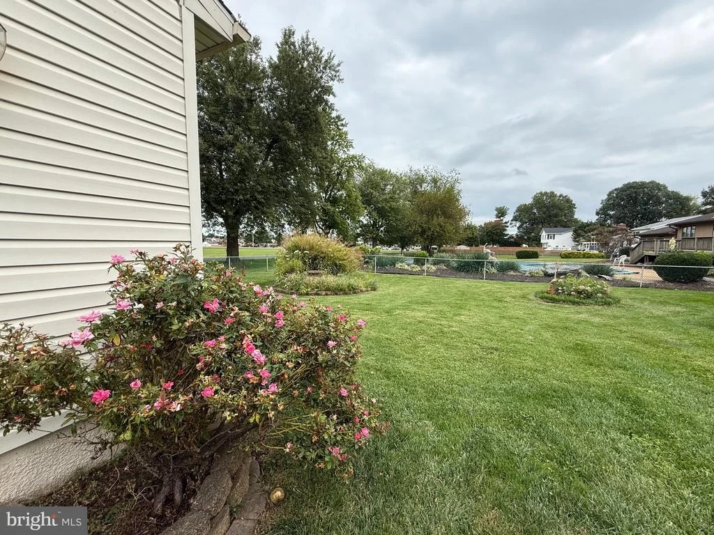 Photo of 7252 MEADOW LANE