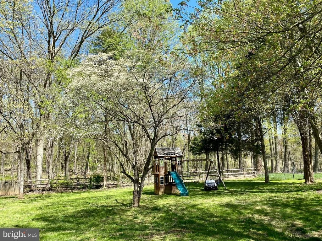 Photo of 16217 WHITEHAVEN ROAD